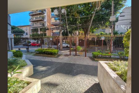 Apartamento à venda com 190m², 3 quartos e 2 vagasFachada e portaria