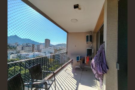 Apartamento à venda com 190m², 3 quartos e 2 vagasVaranda da Suíte 2