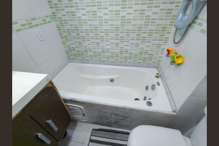 Apartamento à venda com 190m², 3 quartos e 2 vagasBanheiro da Suíte 2