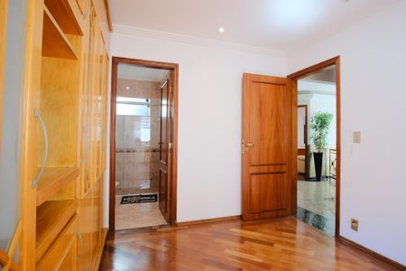 Casa para alugar com 310m², 4 quartos e 6 vagasSuíte 2