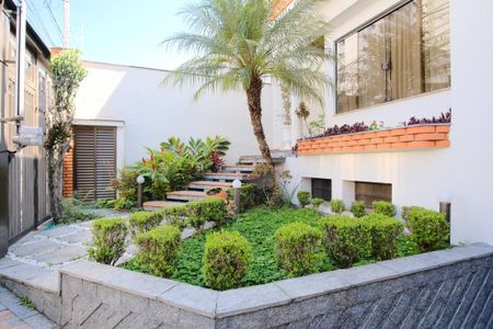 Casa para alugar com 310m², 4 quartos e 6 vagasEntrada