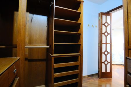 Casa para alugar com 310m², 4 quartos e 6 vagasCloset da Suíte 1
