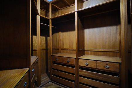 Casa para alugar com 310m², 4 quartos e 6 vagasCloset da Suíte 1