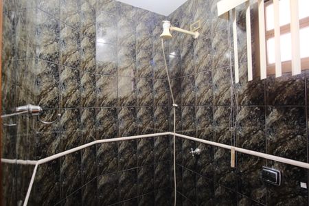 Casa para alugar com 310m², 4 quartos e 6 vagasBanheiro de Serviço