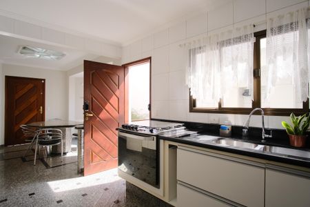 Casa para alugar com 310m², 4 quartos e 6 vagasCozinha