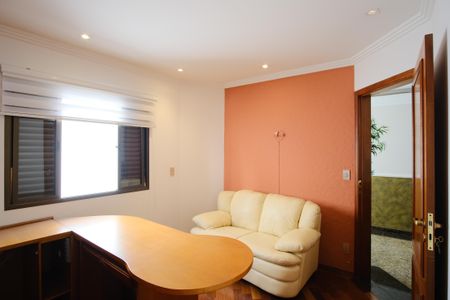 Casa para alugar com 310m², 4 quartos e 6 vagasQuarto