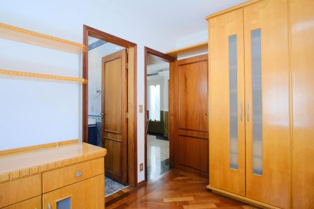 Casa para alugar com 310m², 4 quartos e 6 vagasSuíte 3