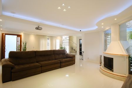 Casa para alugar com 310m², 4 quartos e 6 vagasSala