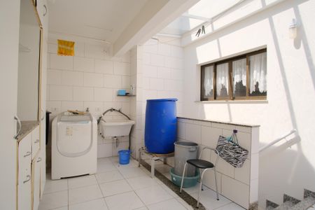 Casa para alugar com 310m², 4 quartos e 6 vagasÁrea de Serviço