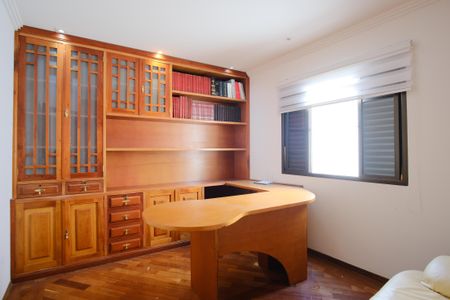 Casa para alugar com 310m², 4 quartos e 6 vagasQuarto