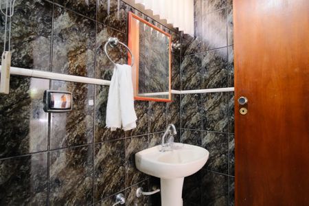 Casa para alugar com 310m², 4 quartos e 6 vagasBanheiro de Serviço