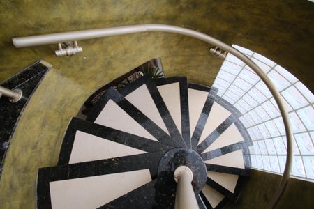 Casa para alugar com 310m², 4 quartos e 6 vagasEscada