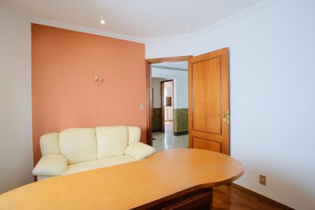 Casa para alugar com 310m², 4 quartos e 6 vagasQuarto