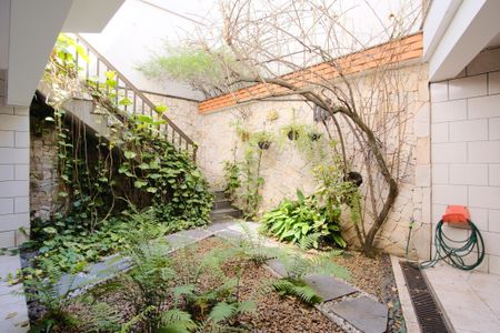 Casa para alugar com 310m², 4 quartos e 6 vagasJardim