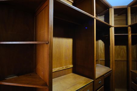 Casa para alugar com 310m², 4 quartos e 6 vagasCloset da Suíte 1