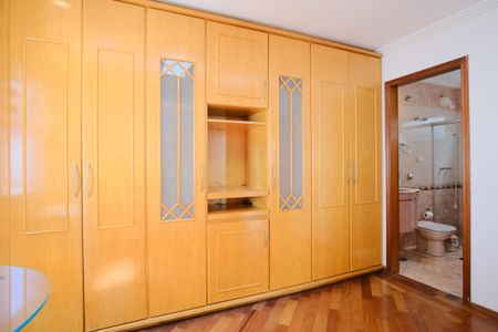 Casa para alugar com 310m², 4 quartos e 6 vagasSuíte 2