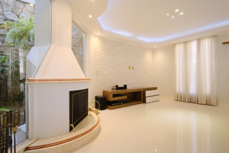 Casa para alugar com 310m², 4 quartos e 6 vagasSala