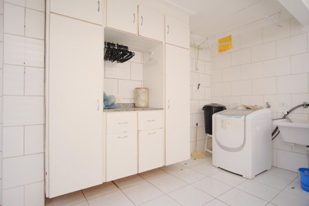 Casa para alugar com 310m², 4 quartos e 6 vagasÁrea de Serviço