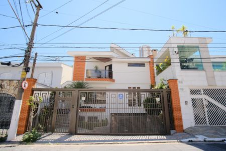 Casa para alugar com 310m², 4 quartos e 6 vagasFachada