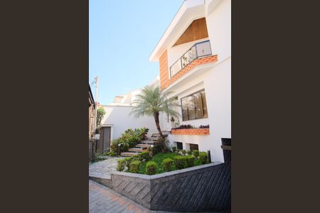 Casa para alugar com 310m², 4 quartos e 6 vagasEntrada