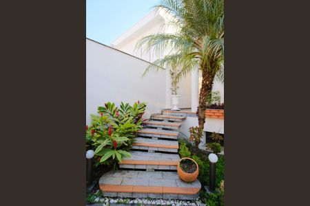 Casa para alugar com 310m², 4 quartos e 6 vagasEntrada