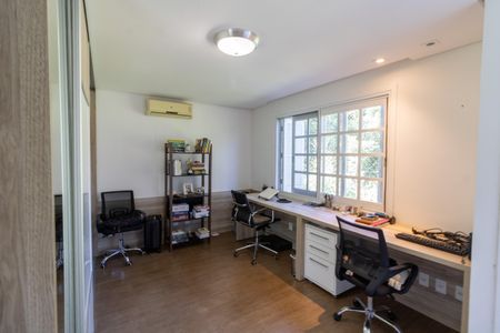 Casa de condomínio à venda com 297m², 3 quartos e 4 vagasQuarto 2