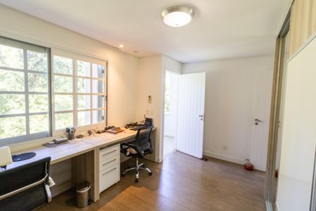 Casa de condomínio à venda com 297m², 3 quartos e 4 vagasQuarto 2