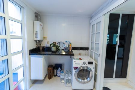 Casa de condomínio à venda com 297m², 3 quartos e 4 vagasÁrea de Serviço