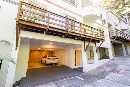 Casa de condomínio à venda com 297m², 3 quartos e 4 vagasFachada