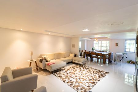 Casa de condomínio à venda com 297m², 3 quartos e 4 vagasSala