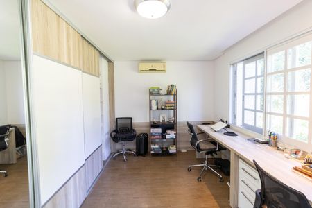 Casa de condomínio à venda com 297m², 3 quartos e 4 vagasQuarto 2