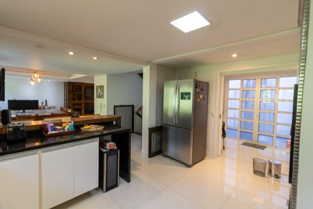 Casa de condomínio à venda com 297m², 3 quartos e 4 vagasCozinha