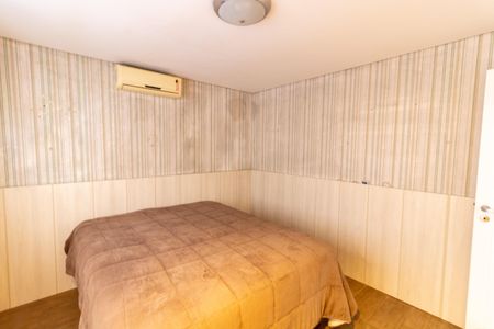 Casa de condomínio à venda com 297m², 3 quartos e 4 vagasQuarto 1