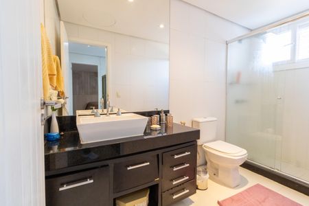Casa de condomínio à venda com 297m², 3 quartos e 4 vagasBanheiro