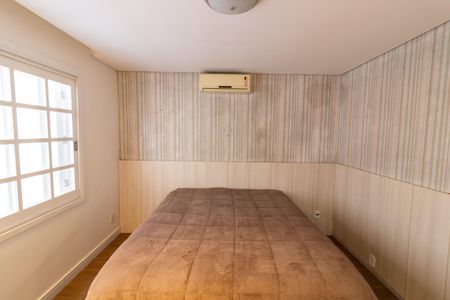 Casa de condomínio à venda com 297m², 3 quartos e 4 vagasQuarto 1