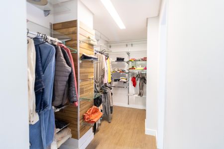Casa de condomínio à venda com 297m², 3 quartos e 4 vagasCloset da suíte