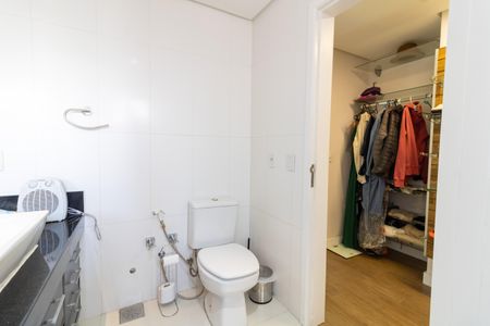 Casa de condomínio à venda com 297m², 3 quartos e 4 vagasBanheiro da Suíte