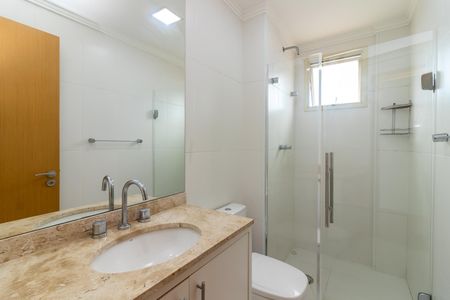 Apartamento à venda com 76m², 2 quartos e 2 vagasBanheiro da Suíte