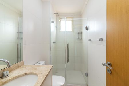 Apartamento à venda com 76m², 2 quartos e 2 vagasBanheiro da Suíte