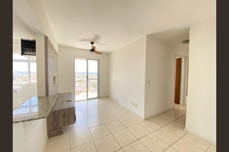 Sala de apartamento para alugar com 2 quartos, 65m² em Del Castilho, Rio de Janeiro