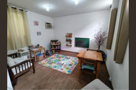 Casa à venda com 4 quartos, 250m² em Vila Mazzei, São Paulo