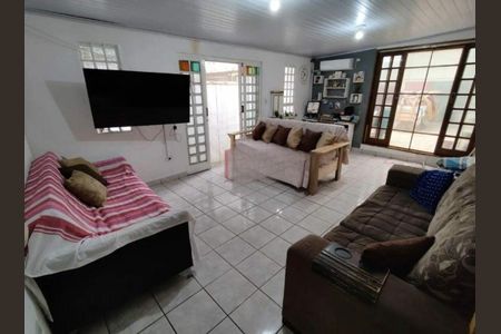 Casa à venda com 4 quartos, 250m² em Vila Mazzei, São Paulo