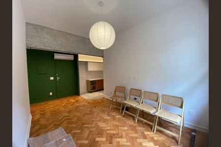 Sala  de apartamento para alugar com 1 quarto, 50m² em Jardim Botânico, Rio de Janeiro