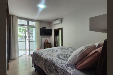 Apartamento à venda com 138m², 3 quartos e 2 vagas Apartamento à venda com 138m², 3 quartos e 2 vagasSuíte