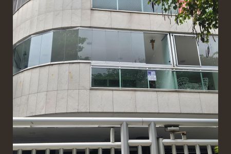 Apartamento à venda com 138m², 3 quartos e 2 vagas Apartamento à venda com 138m², 3 quartos e 2 vagasPlaca