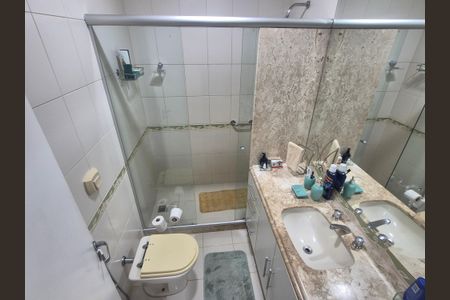 Apartamento à venda com 138m², 3 quartos e 2 vagas Apartamento à venda com 138m², 3 quartos e 2 vagasBanheiro suite