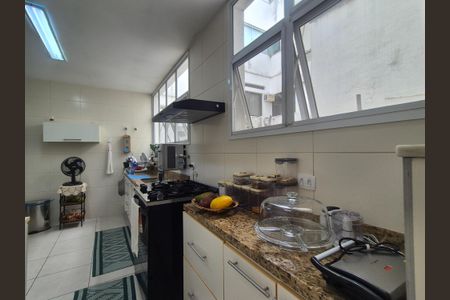 Apartamento à venda com 138m², 3 quartos e 2 vagas Apartamento à venda com 138m², 3 quartos e 2 vagasCozinha