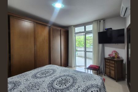 Apartamento à venda com 138m², 3 quartos e 2 vagas Apartamento à venda com 138m², 3 quartos e 2 vagasSuíte