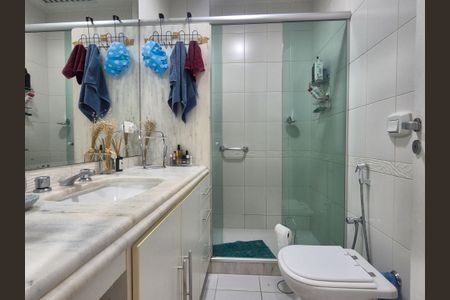 Apartamento à venda com 138m², 3 quartos e 2 vagas Apartamento à venda com 138m², 3 quartos e 2 vagasBanheiro
