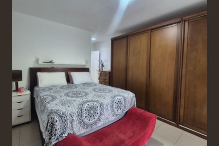 Apartamento à venda com 138m², 3 quartos e 2 vagas Apartamento à venda com 138m², 3 quartos e 2 vagasSuíte